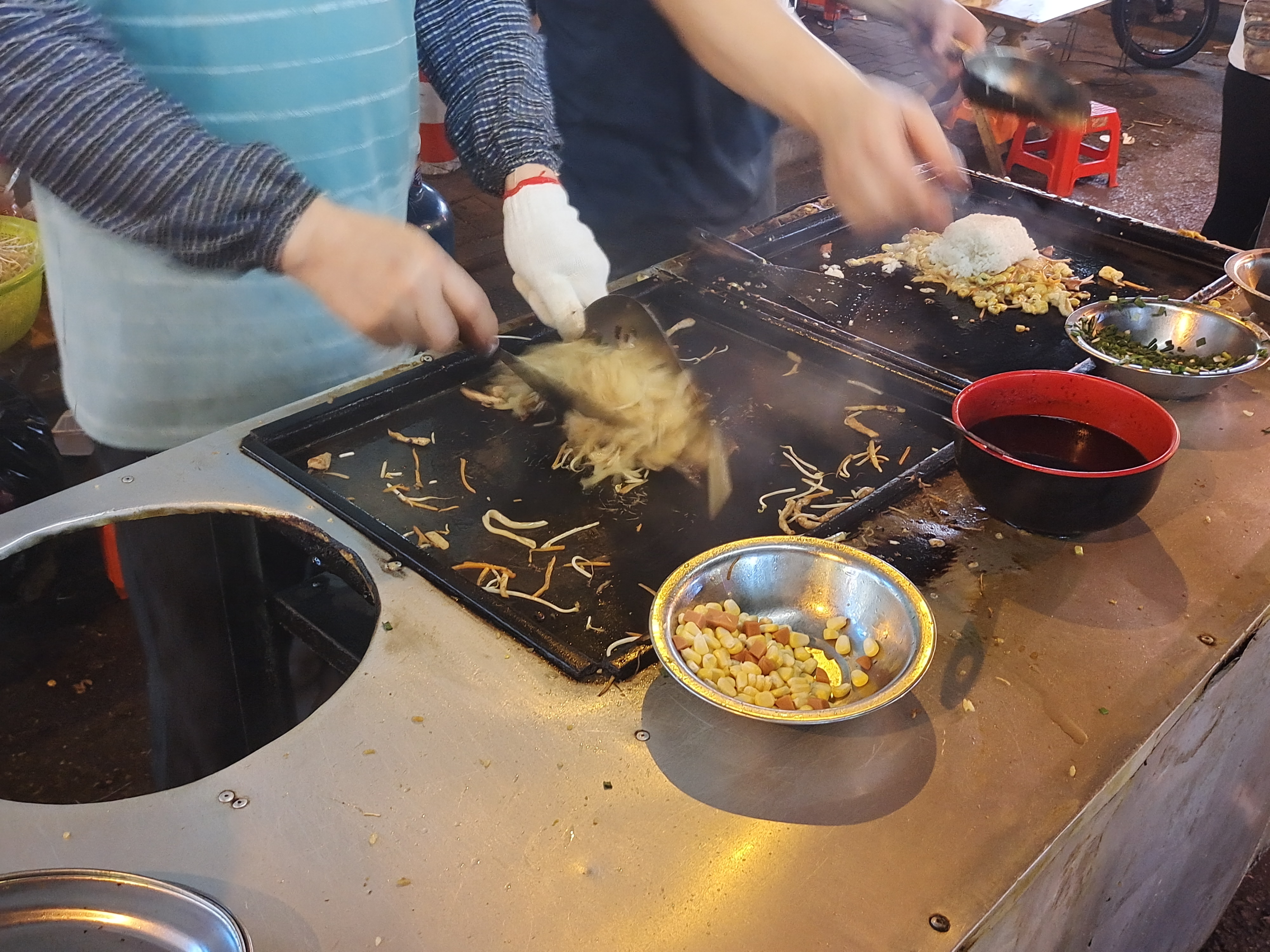 工作忙起来了，要熬点夜，夜宵也是借口而已